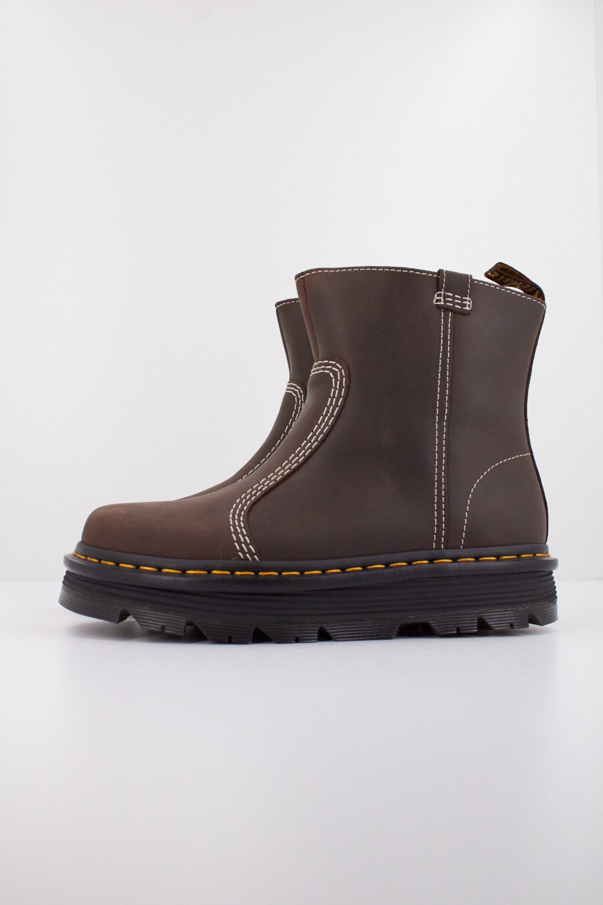 DR. MARTENS  ZEBZAG RIGGER  en color MARRON  (1)