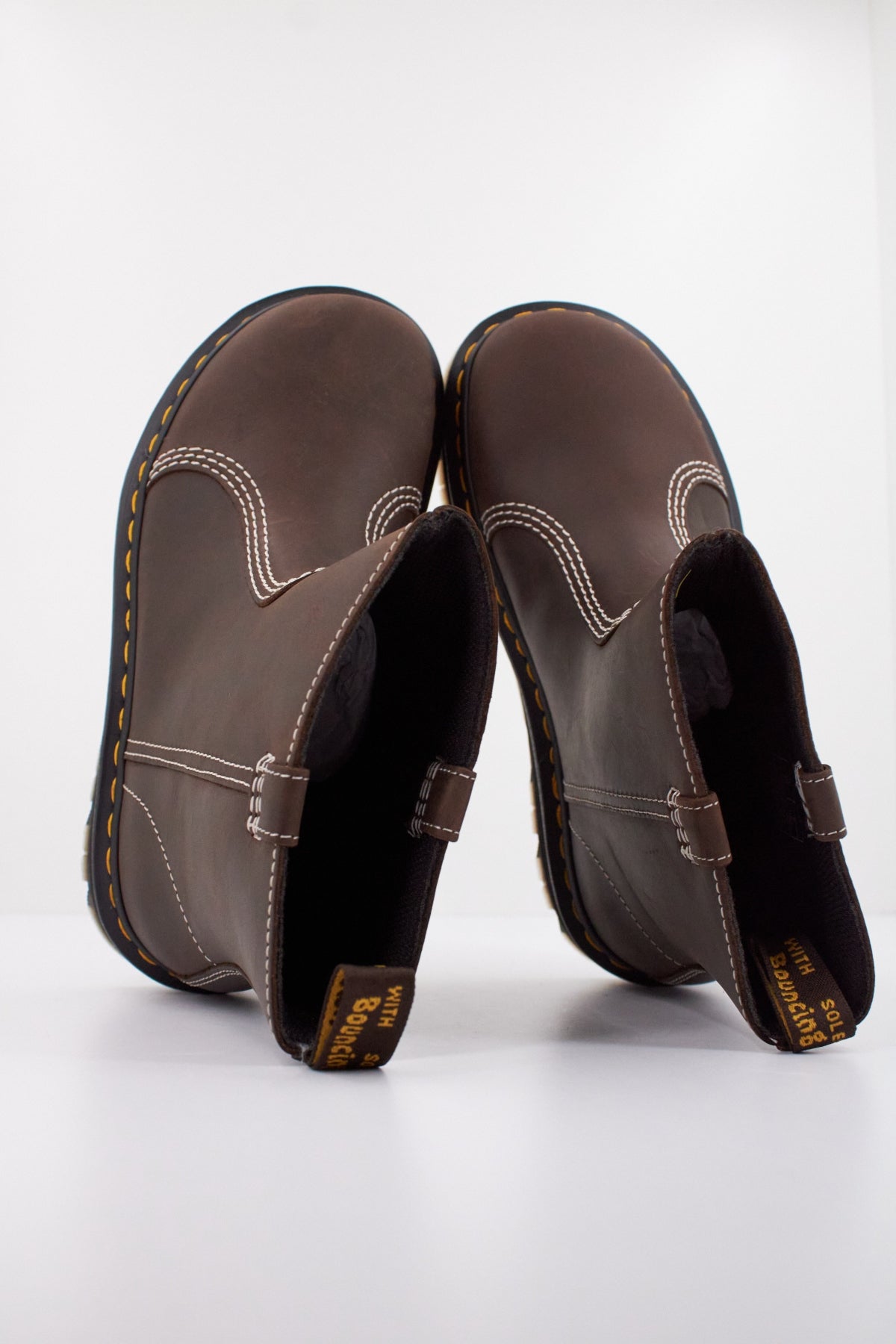 DR. MARTENS  ZEBZAG RIGGER  en color MARRON  (3)