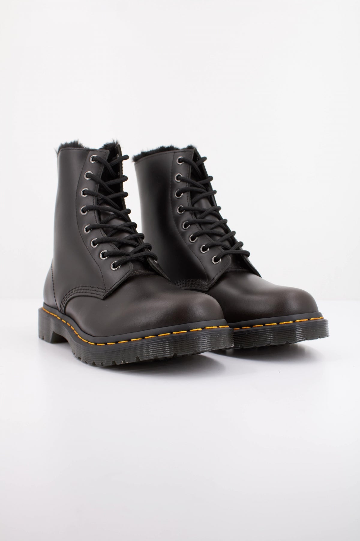 DR. MARTENS  SERENA  en color NEGRO  (2)