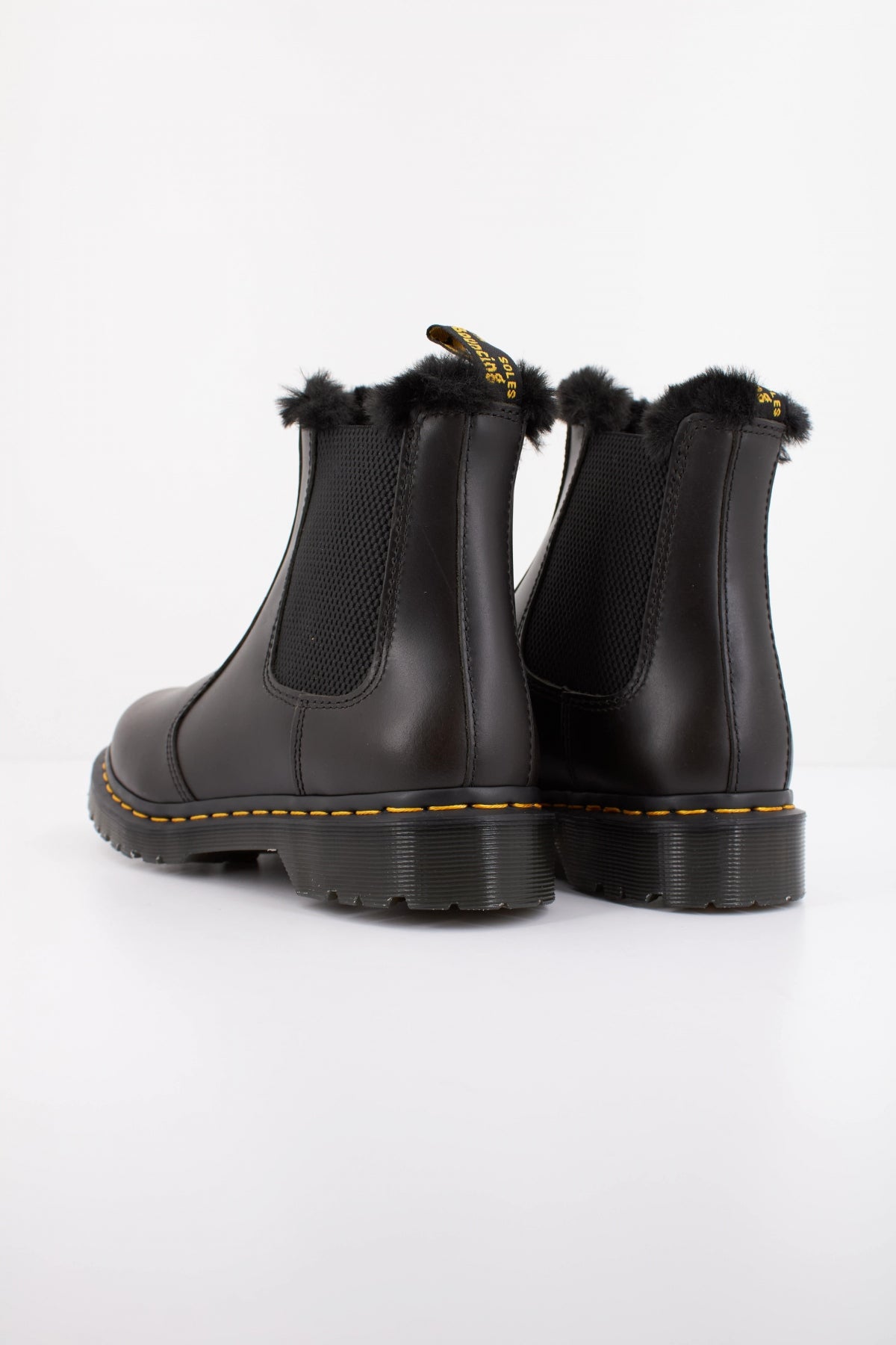 DR. MARTENS  LEONORE  en color NEGRO  (3)