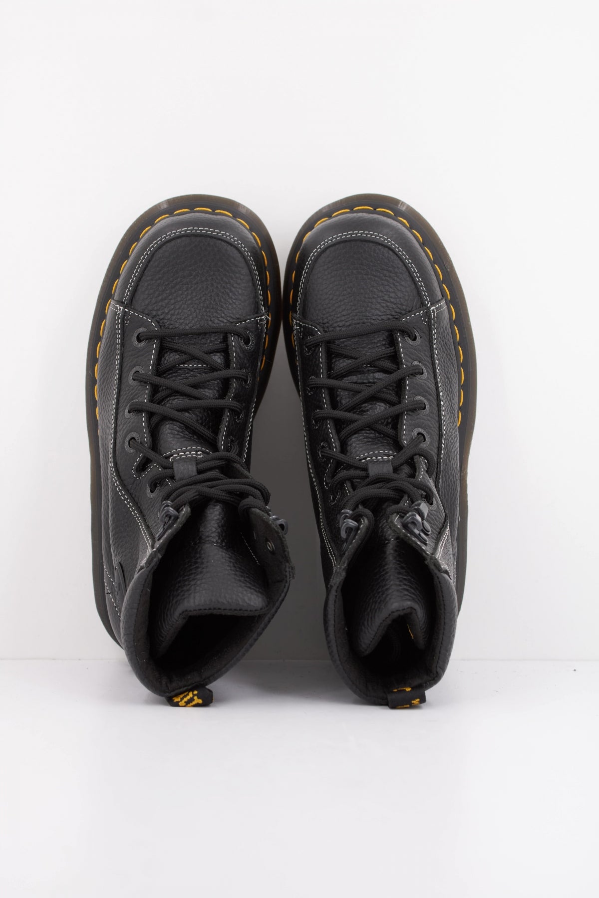 DR. MARTENS BUZZ I en color NEGRO  (3)