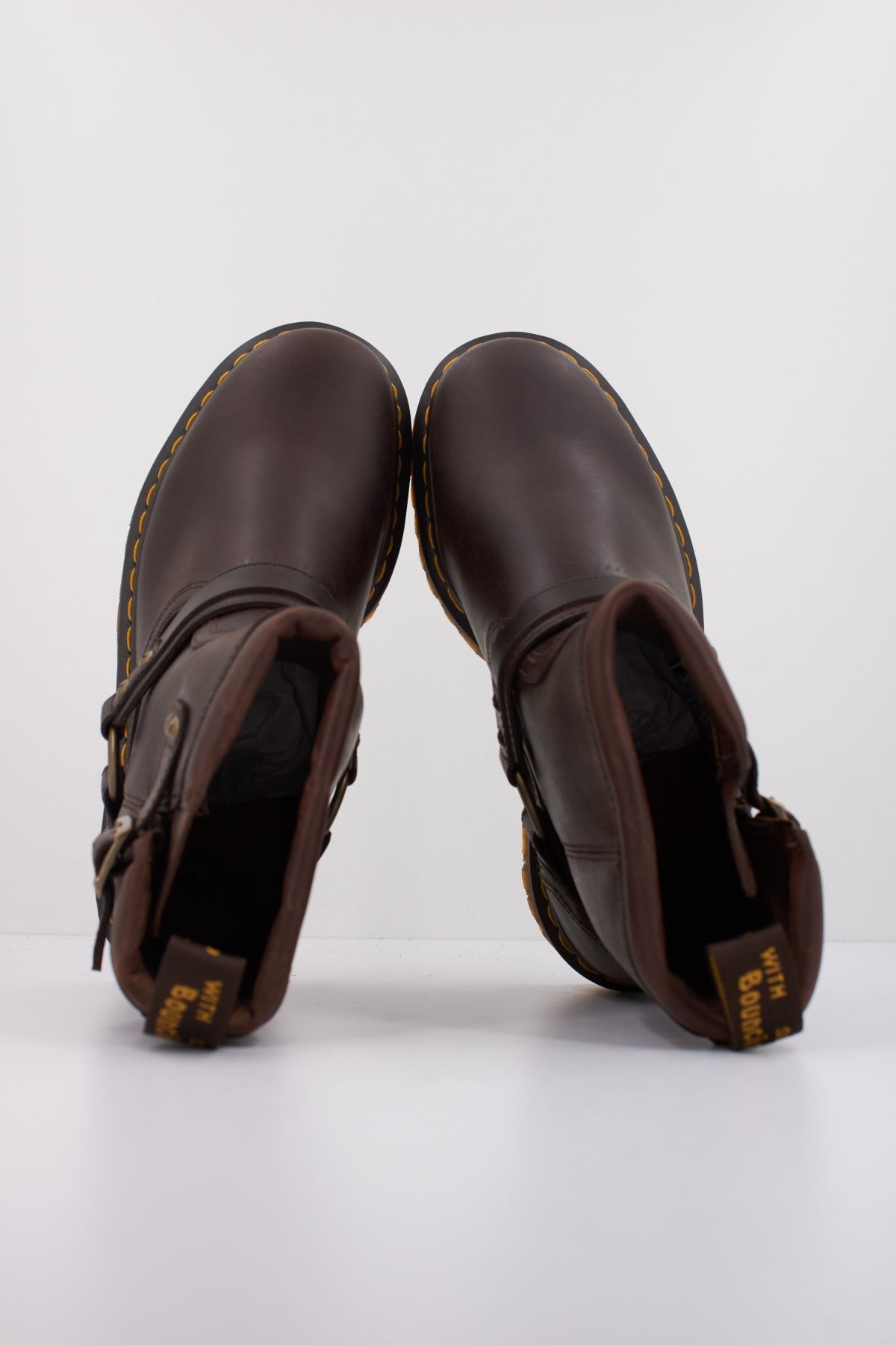 DR. MARTENS ANISTONE HRNS en color MARRON  (3)