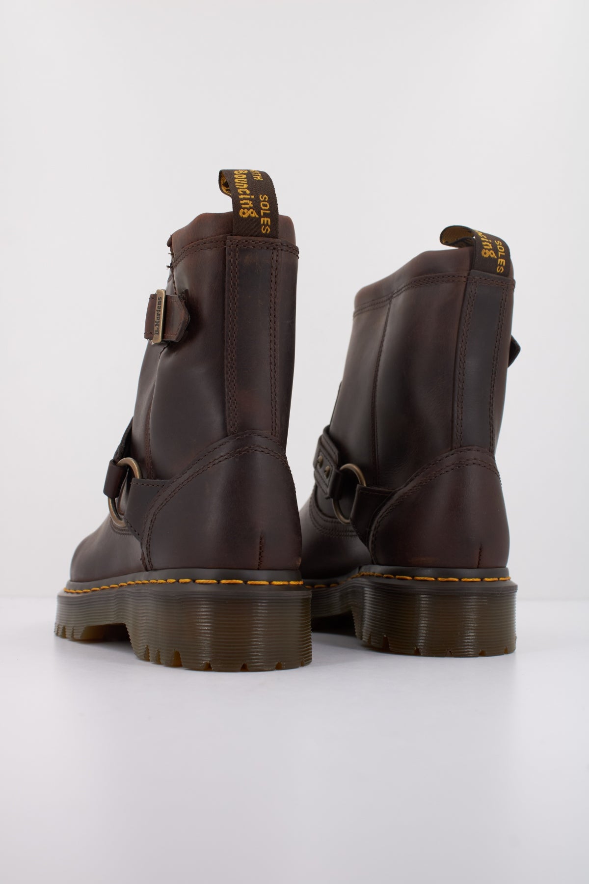 DR. MARTENS ANISTONE HRNS en color MARRON  (4)
