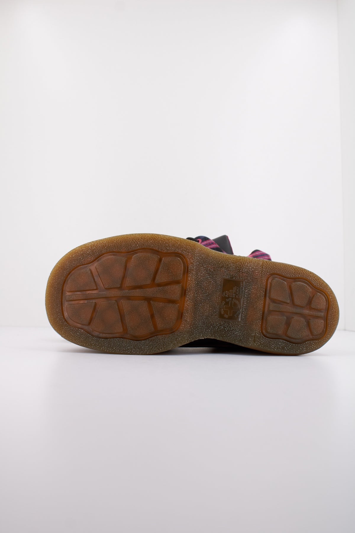 DR. MARTENS BUZZ I en color ROSA  (5)