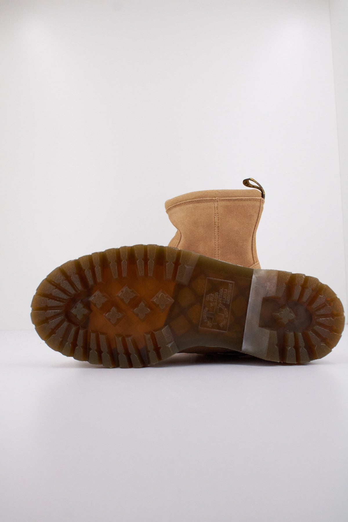 DR. MARTENS ANISTONE HRNS en color MARRON  (5)