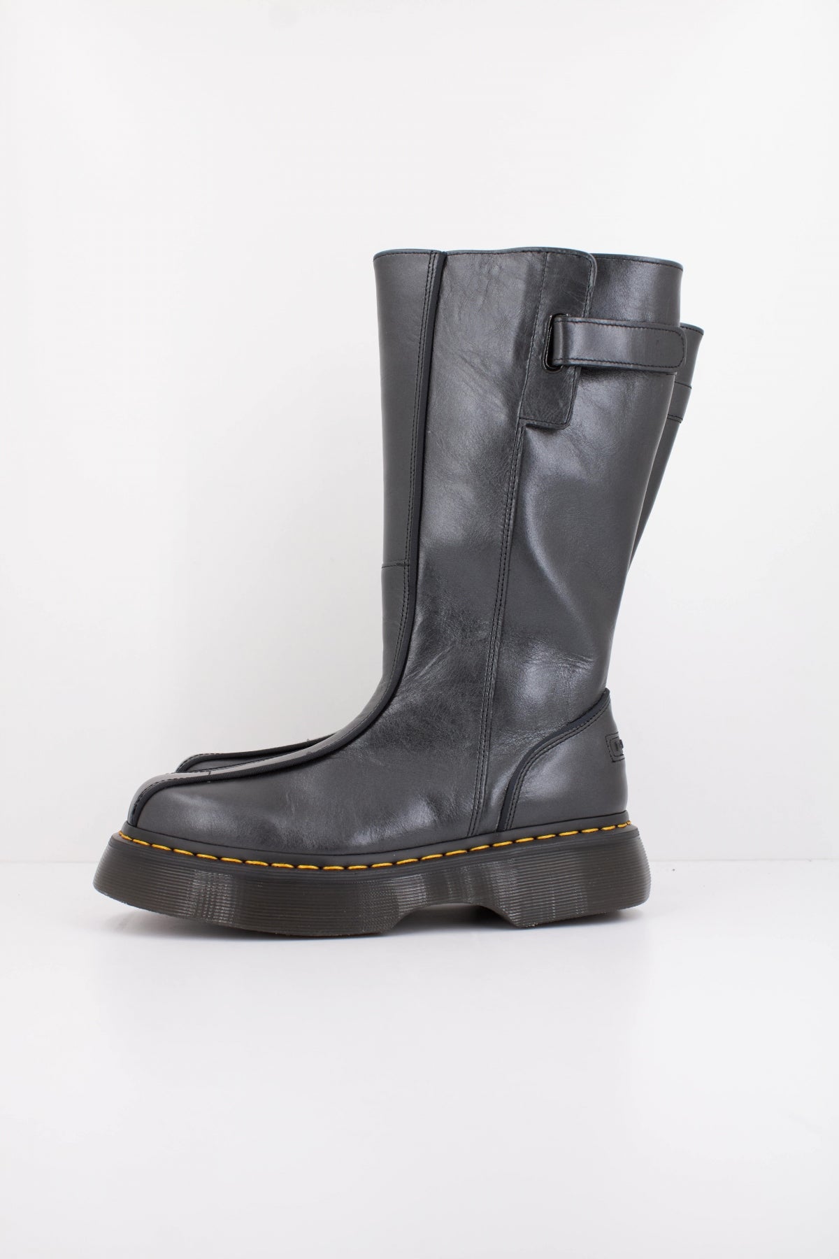 DR. MARTENS  BUZZ HI  en color NEGRO  (1)