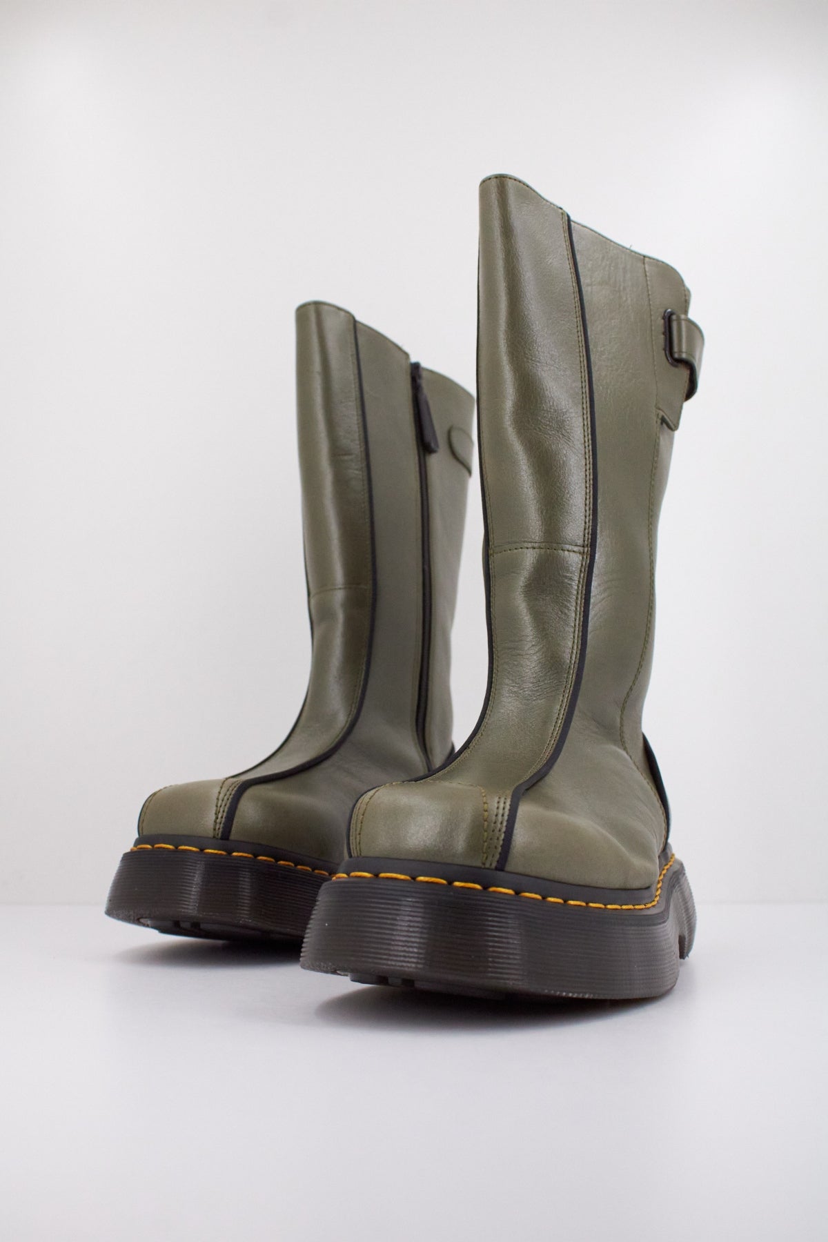 DR. MARTENS BUZZ HI en color VERDE  (2)