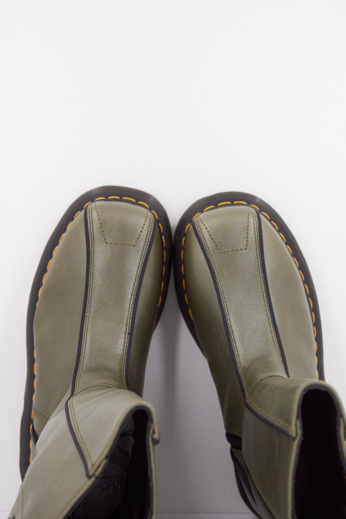 DR. MARTENS BUZZ HI en color VERDE  (3)