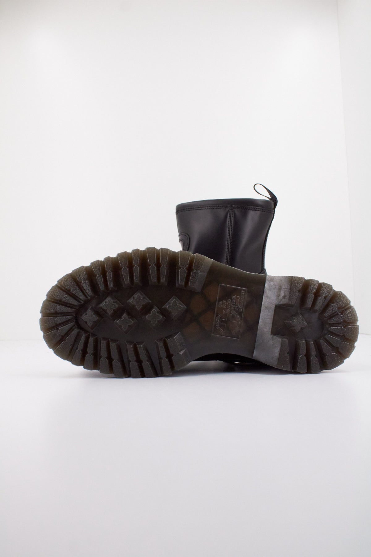 DR. MARTENS ANISTONE HRNS en color NEGRO  (5)