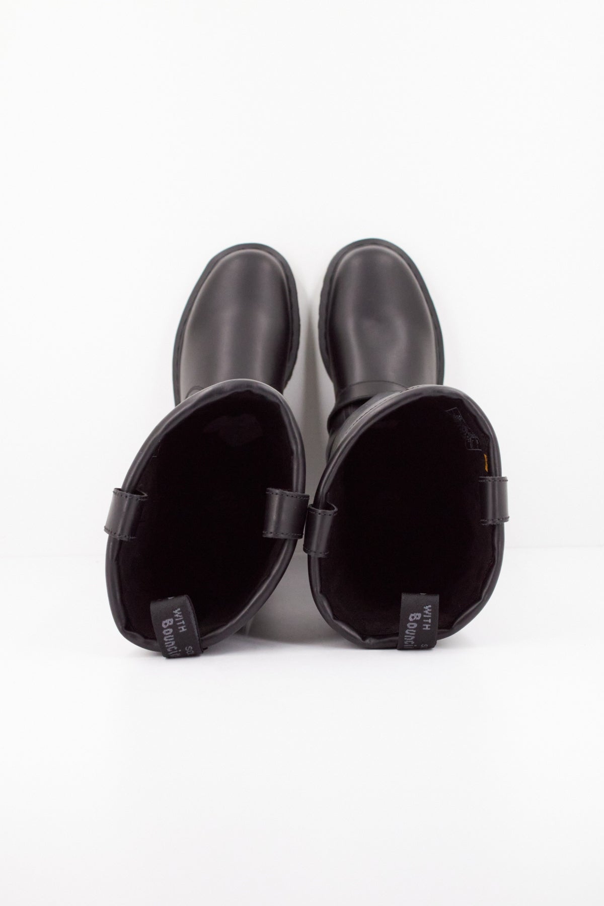 DR. MARTENS ANISTONE BKR en color NEGRO  (3)