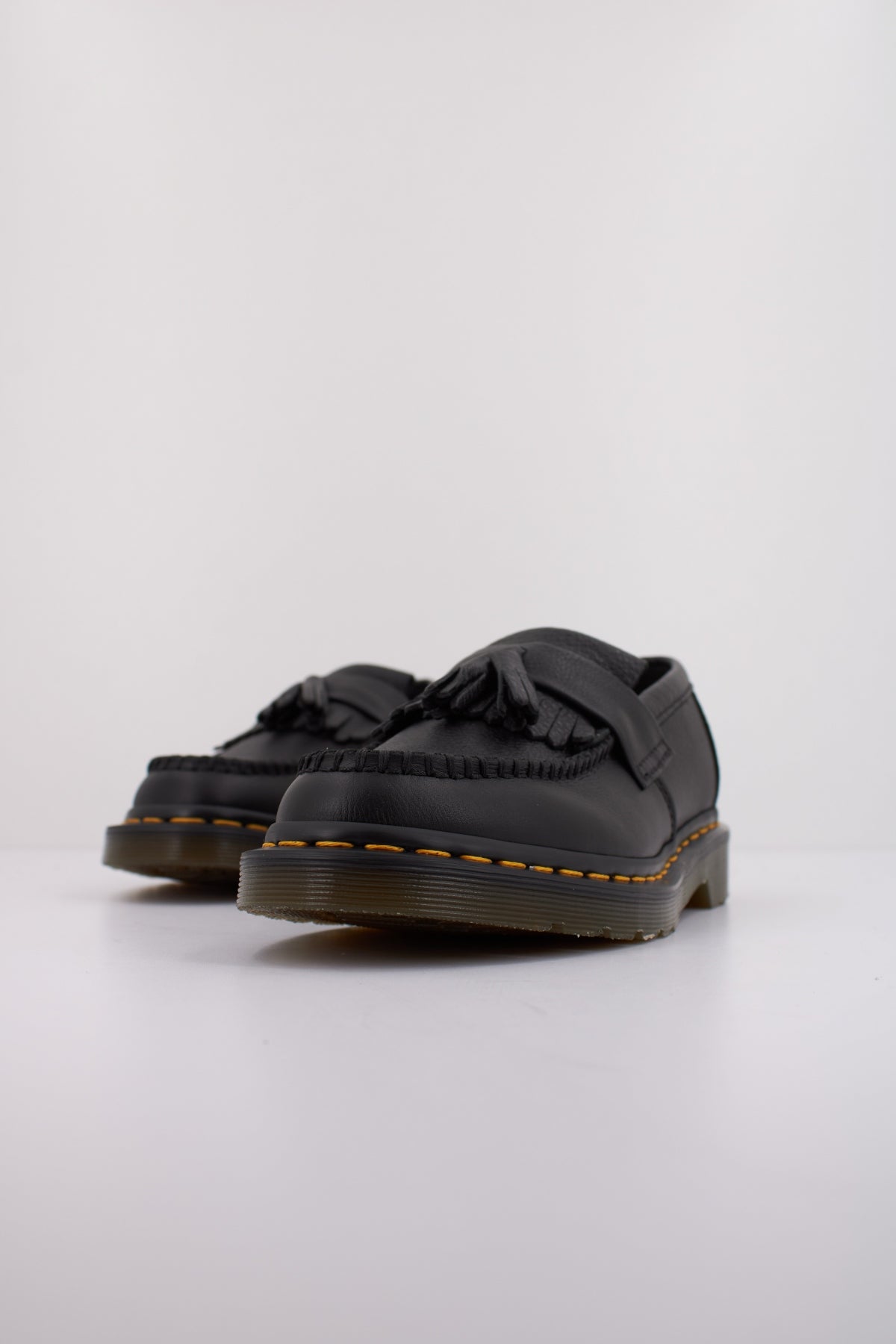 DR. MARTENS ADRIAN en color NEGRO  (2)