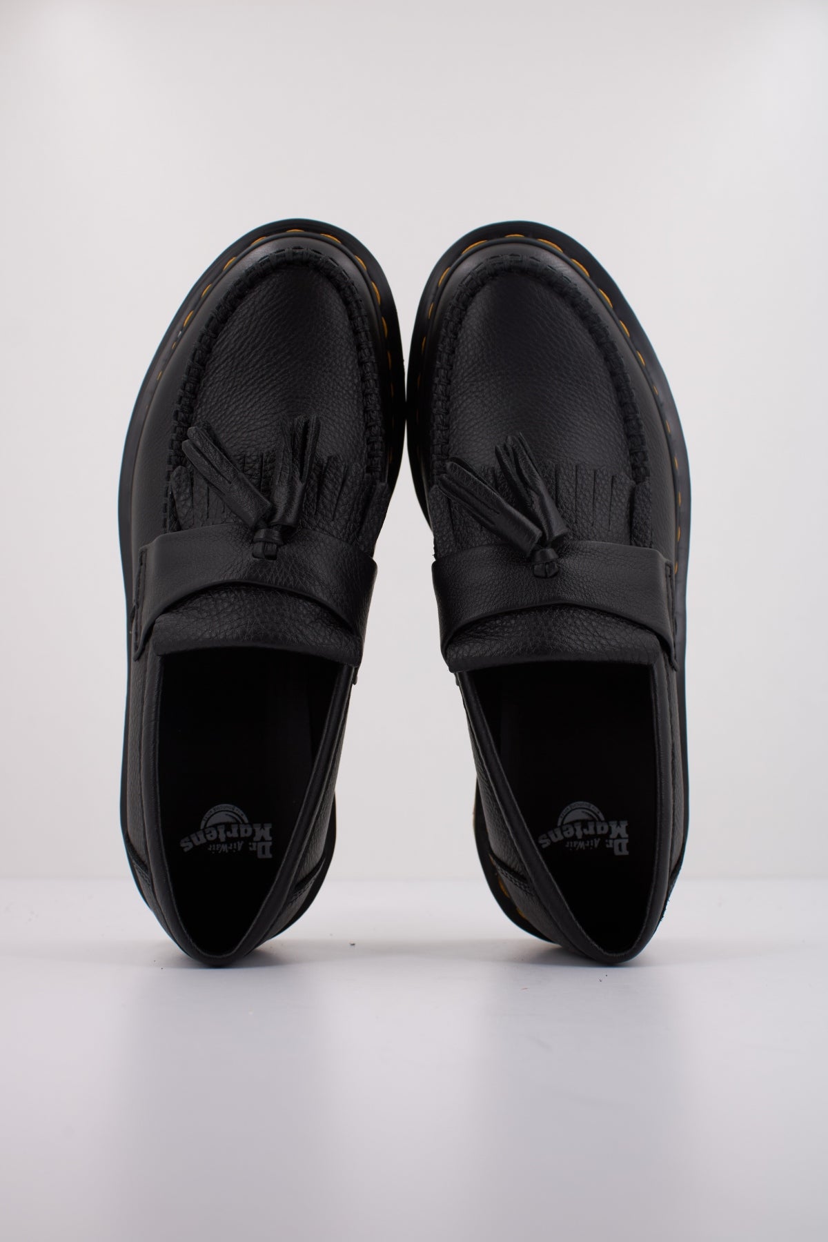 DR. MARTENS ADRIAN en color NEGRO  (3)