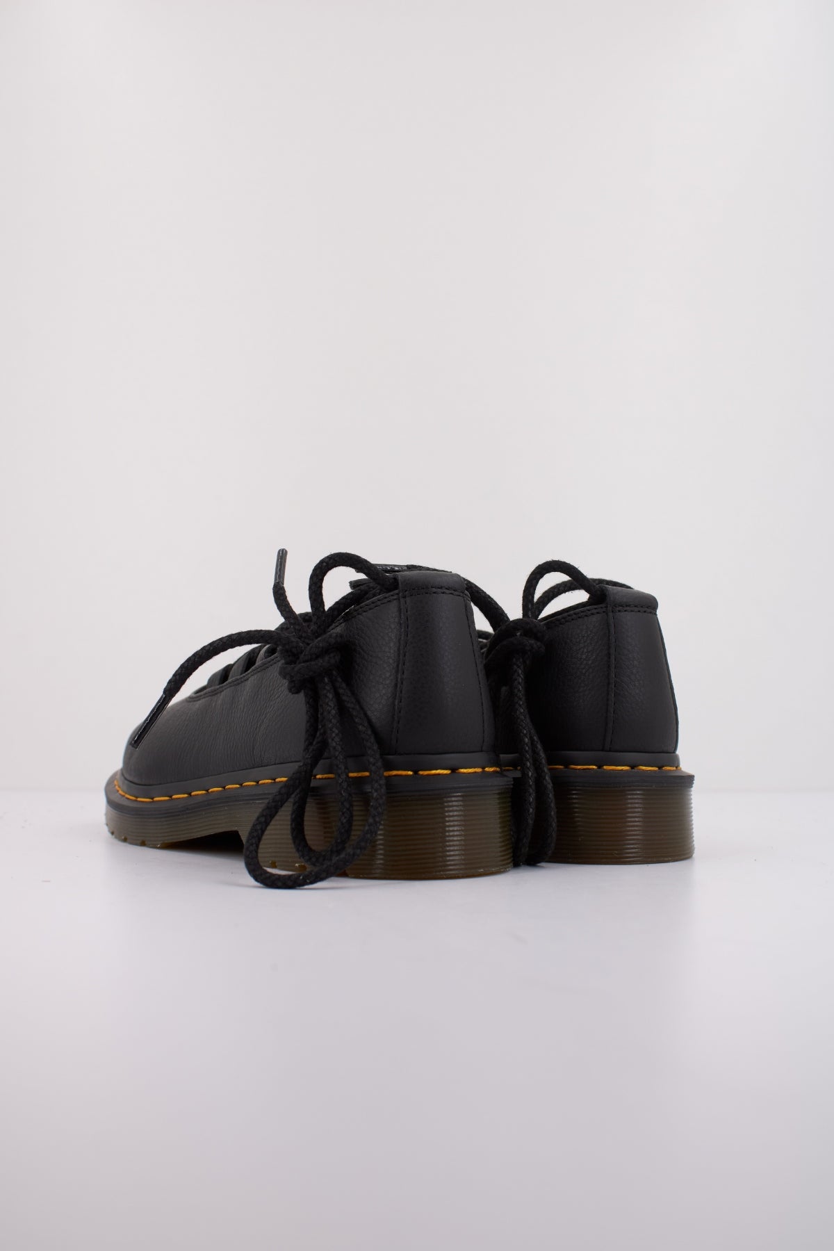 DR. MARTENS ELPHIE II en color NEGRO  (4)
