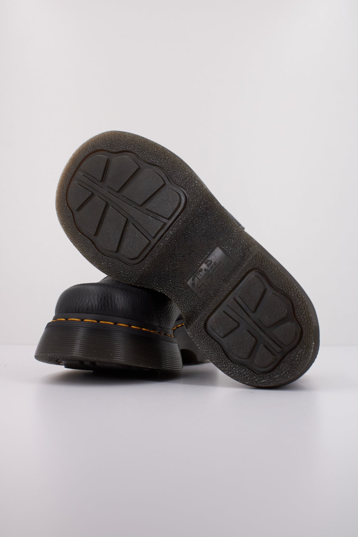 DR. MARTENS BUZZ MJ en color NEGRO  (5)