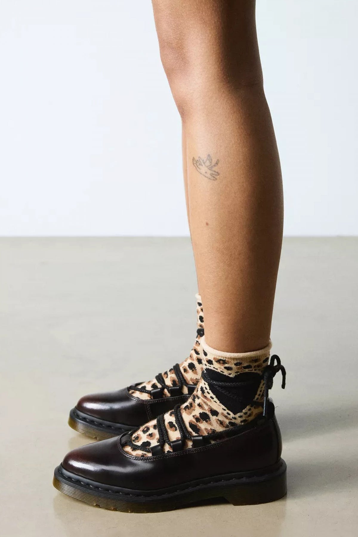 DR. MARTENS ELPHIE II en color BURDEOS  (4)