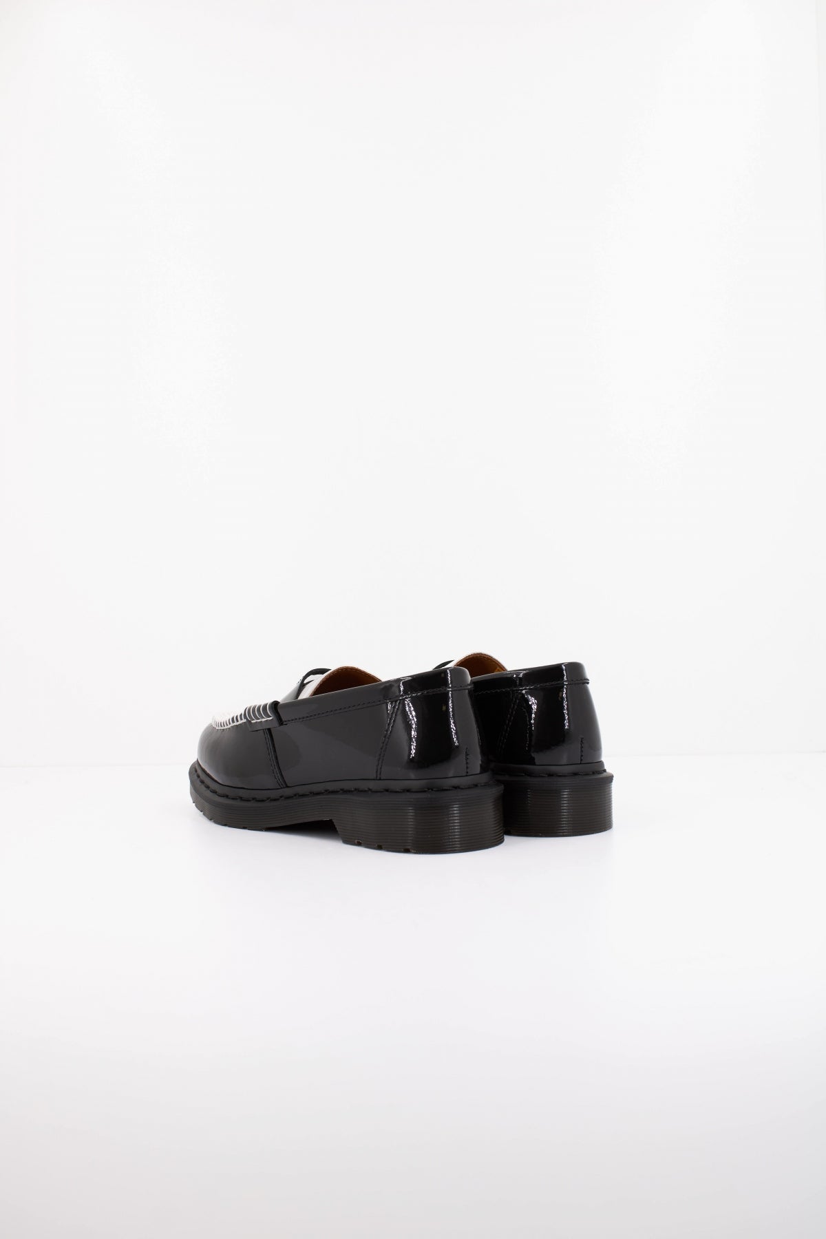 DR. MARTENS PENTON HEART en color NEGRO  (4)
