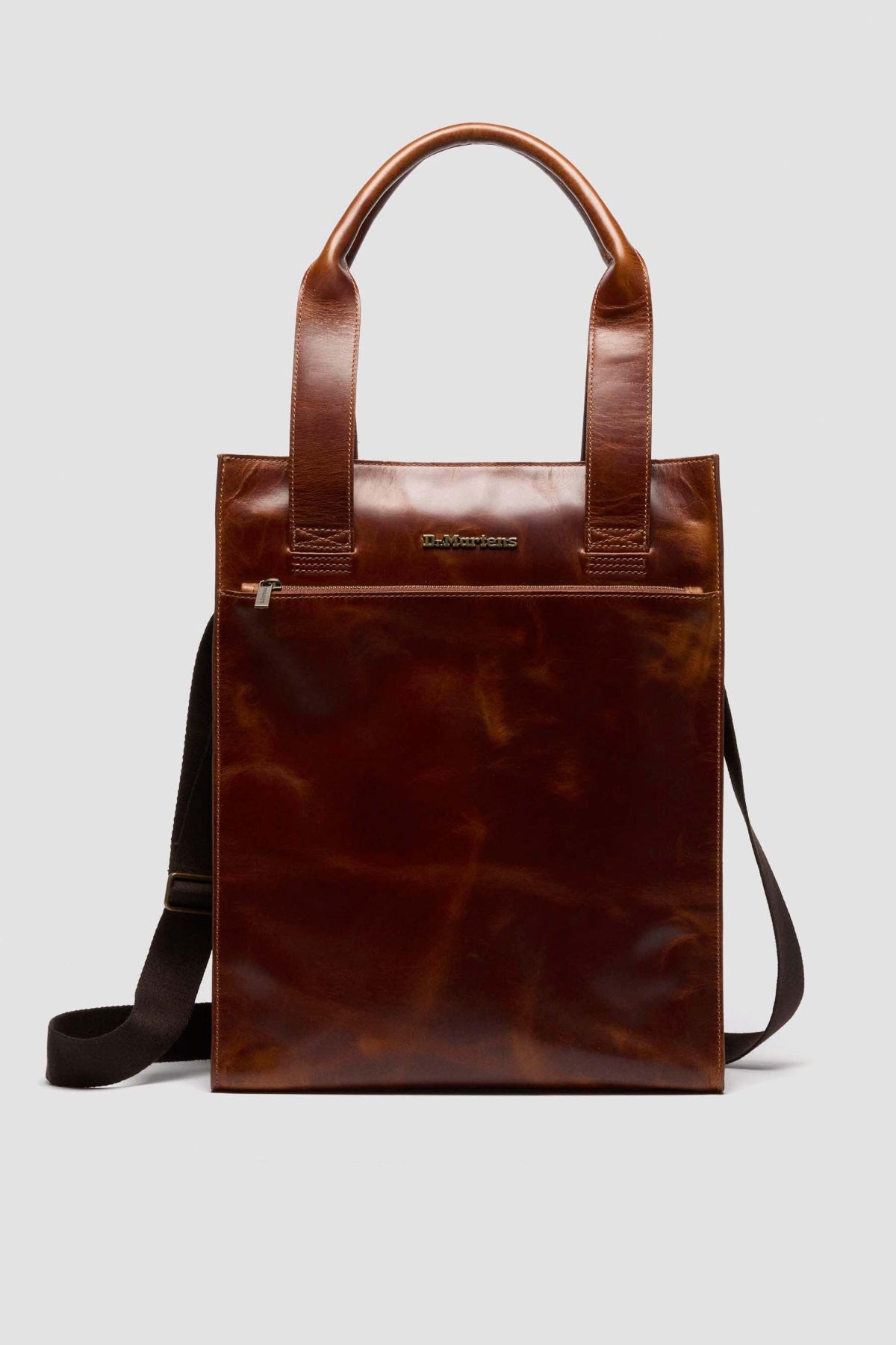 DR. MARTENS TOP HANDLE en color MARRON  (2)