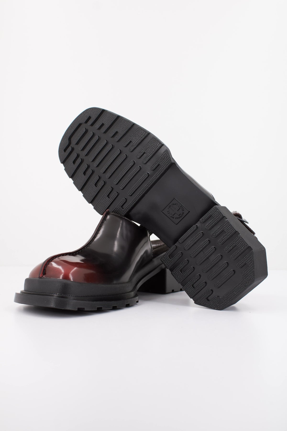 DR. MARTENS MAYBOLE MULE en color BURDEOS  (5)