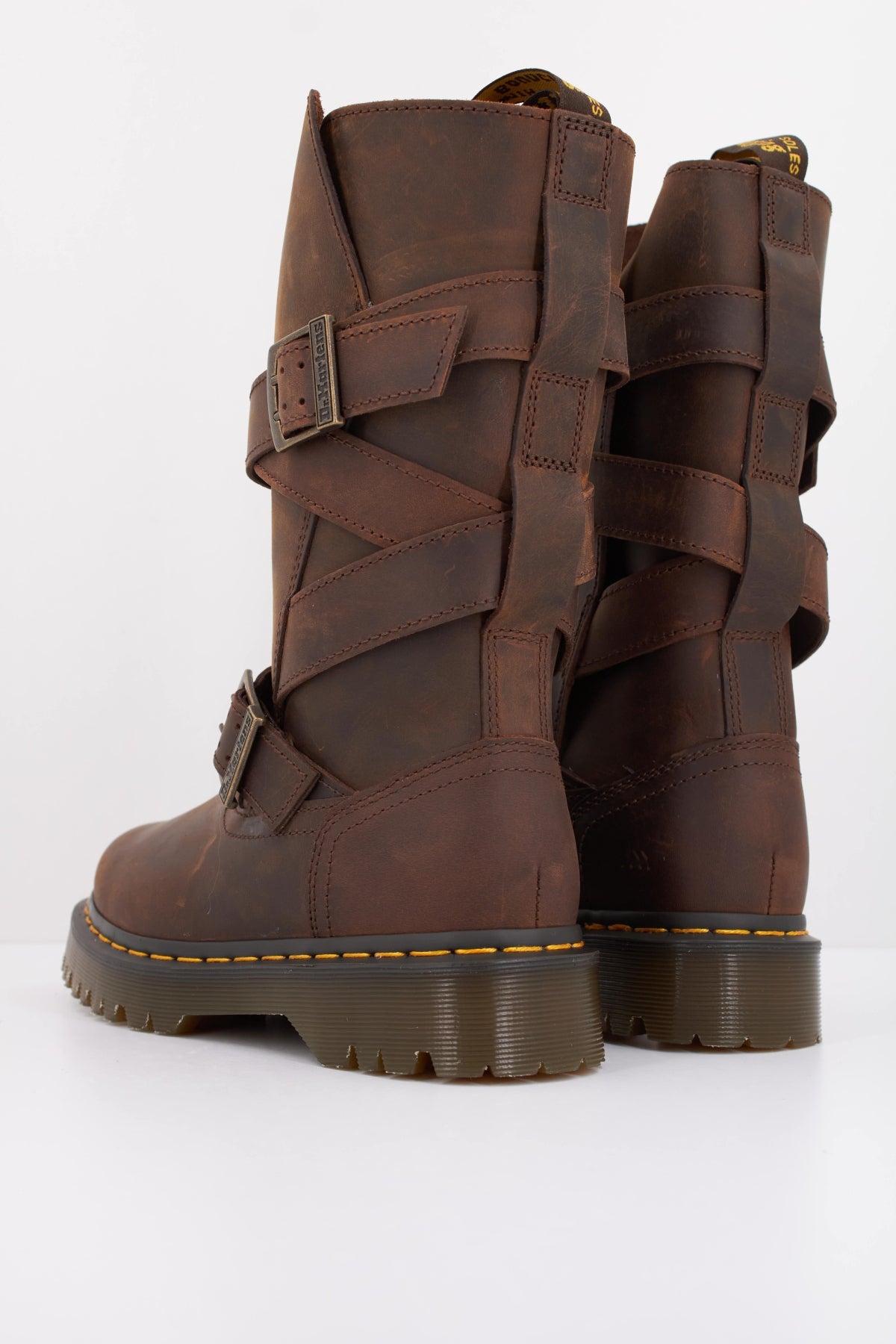 DR. MARTENS ANISTONE STRAP en color MARRON  (4)