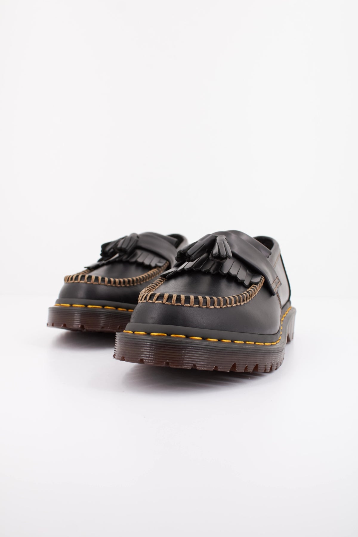 DR. MARTENS ADRIAN BEN en color NEGRO  (2)