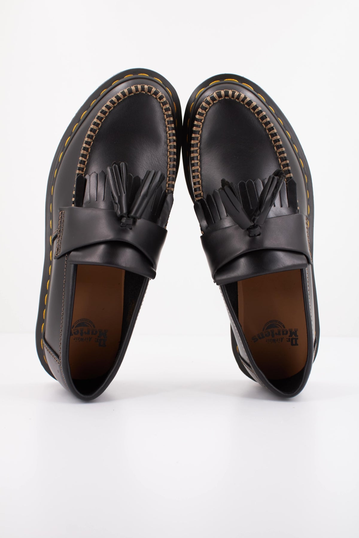 DR. MARTENS ADRIAN BEN en color NEGRO  (3)