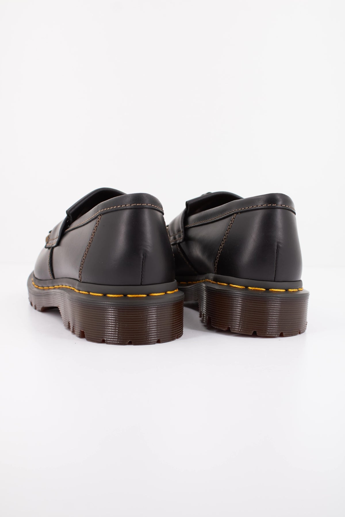 DR. MARTENS ADRIAN BEN en color NEGRO  (4)