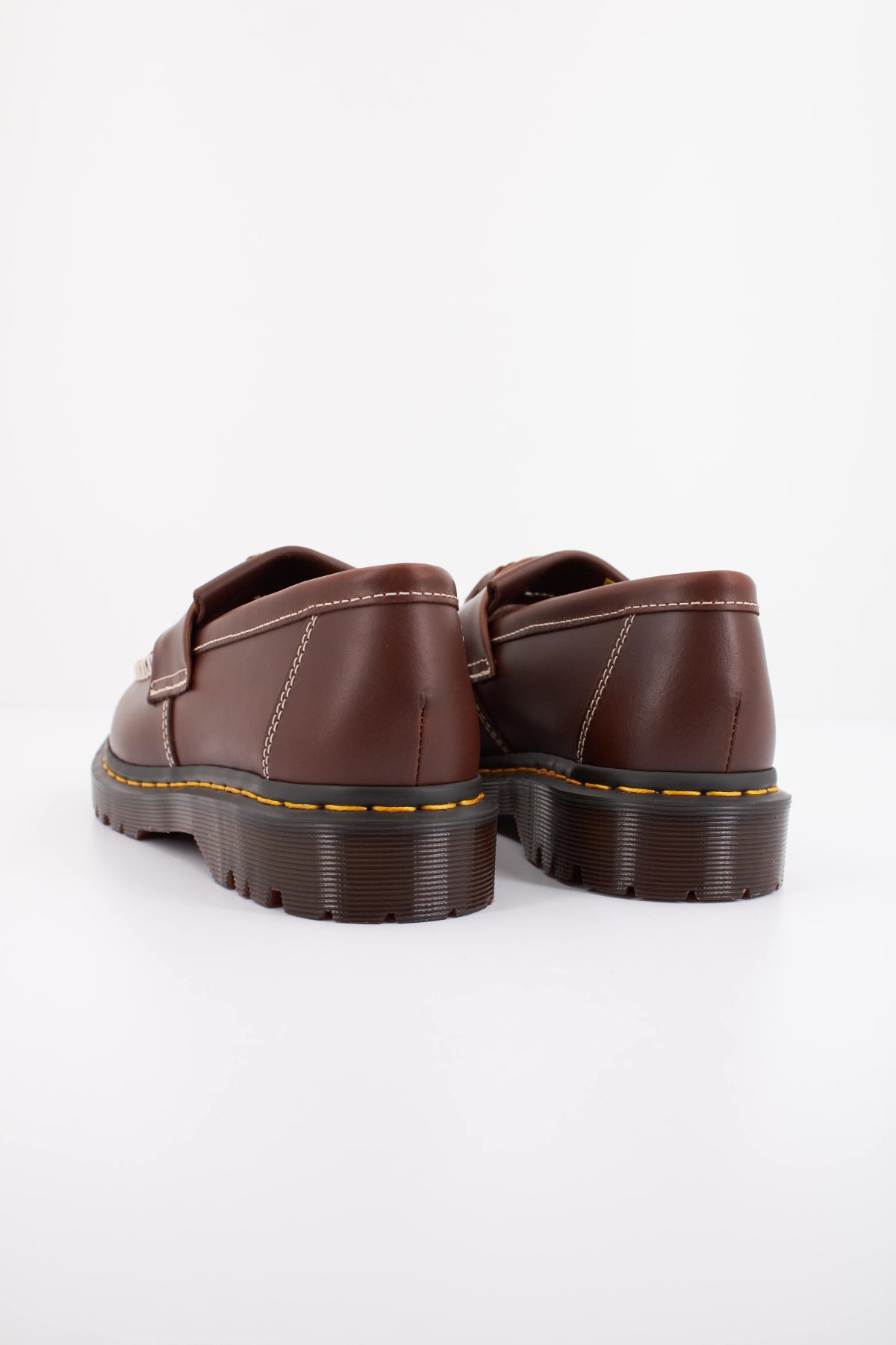 DR. MARTENS ADRIAN BEN en color BURDEOS  (4)