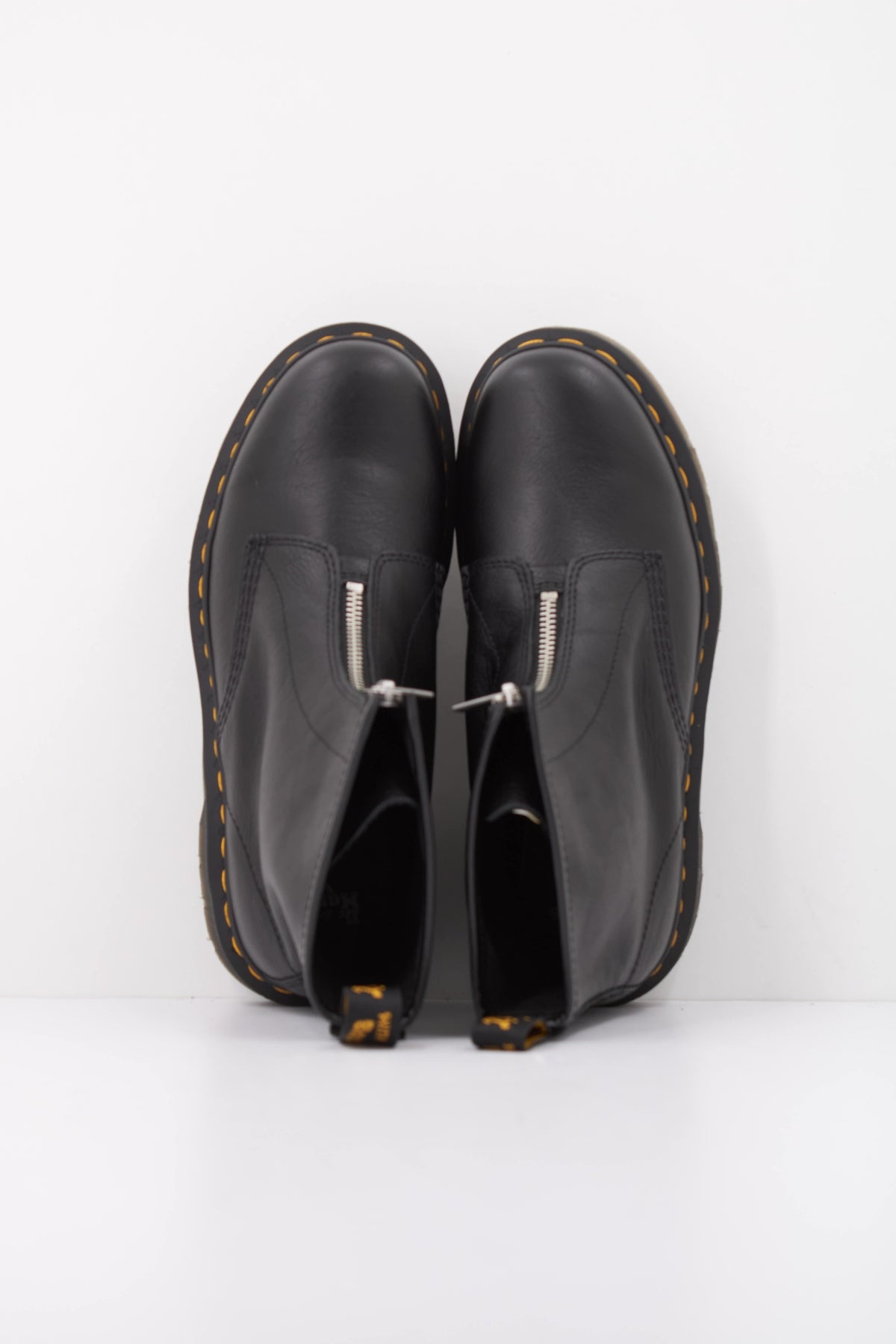 DR. MARTENS DM en color NEGRO  (3)