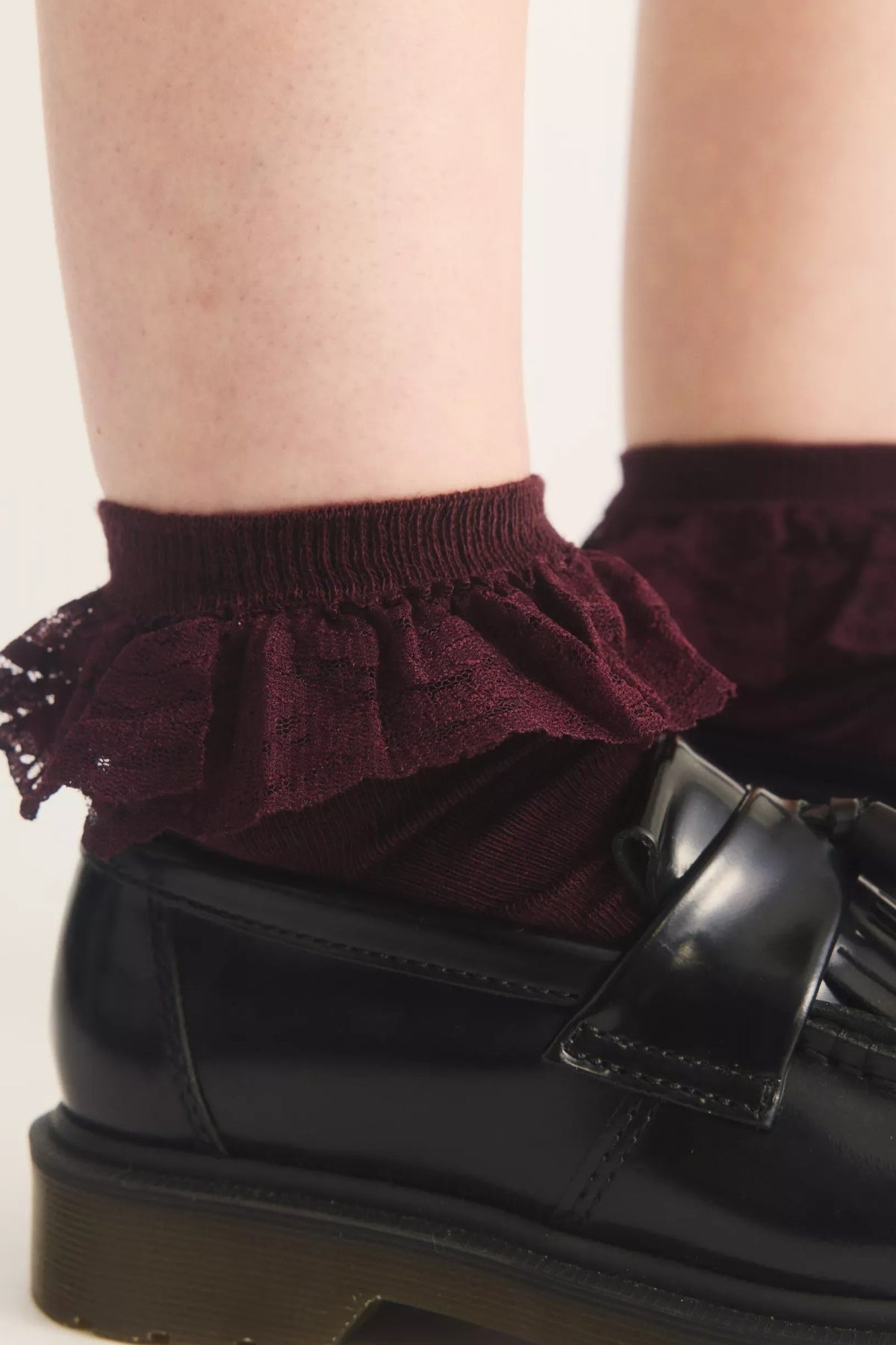 DR. MARTENS FRILL SOCK en color BURDEOS  (1)