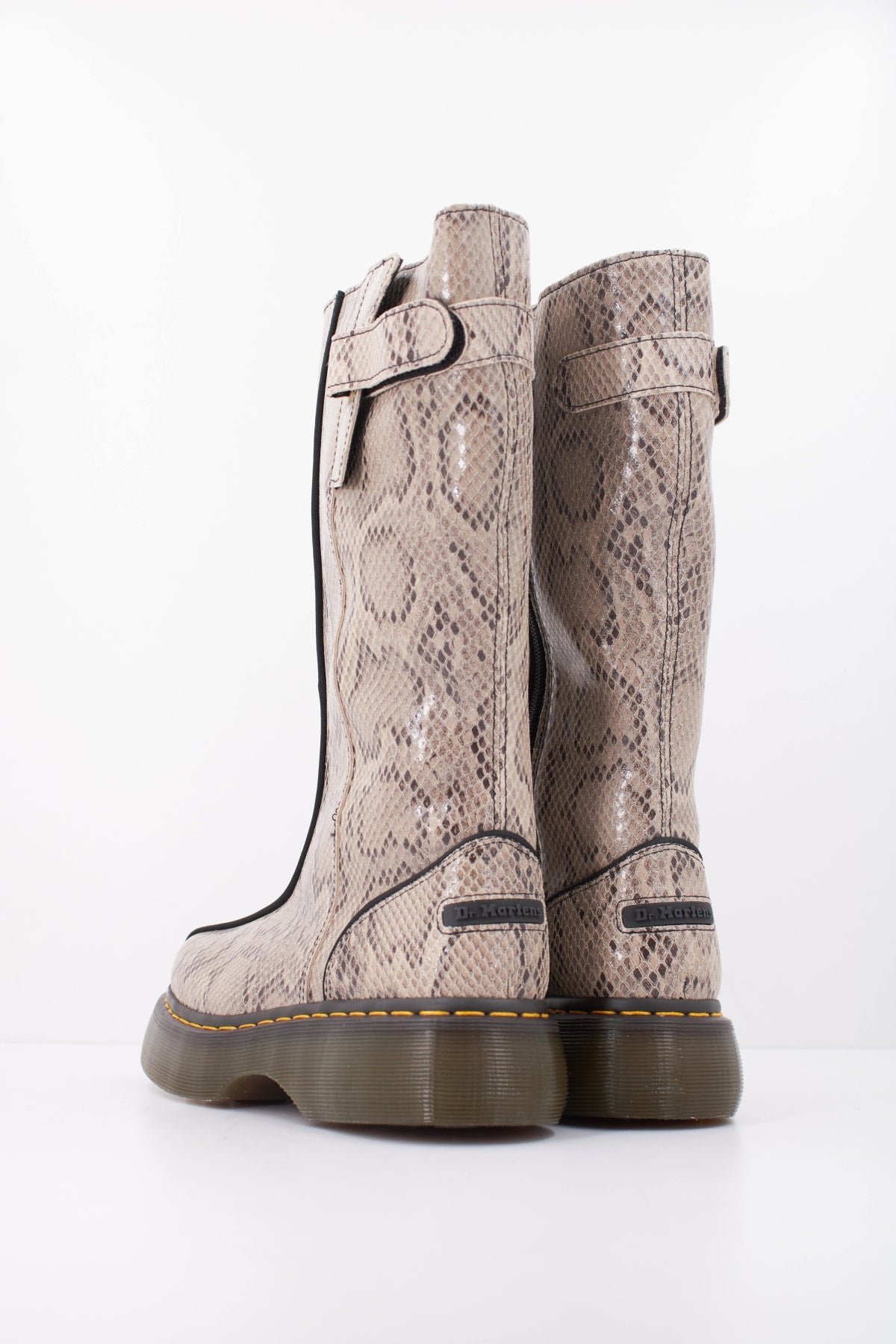 DR. MARTENS BUZZ HI en color ANIMAL PRINT  (4)