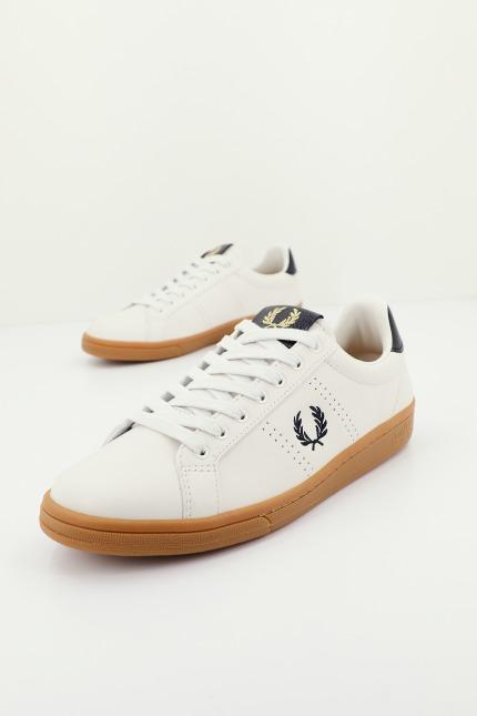 FRED PERRY LEATHER TAB en color BLANCO  (3)