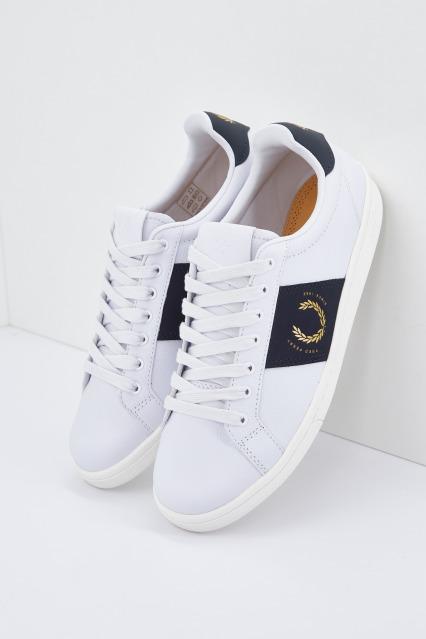 FRED PERRY LEATHER/BRANDED en color BLANCO  (1)