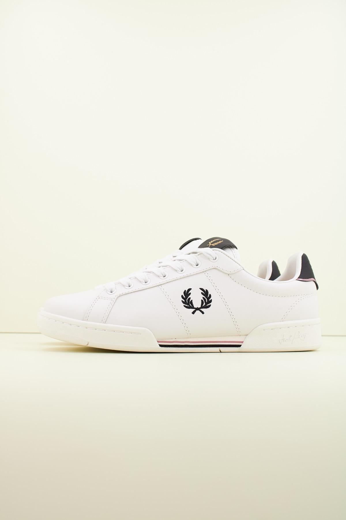 FRED PERRY  B LEATHER en color BLANCO  (1)
