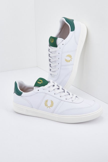 FRED PERRY LEATHER en color BLANCO  (1)