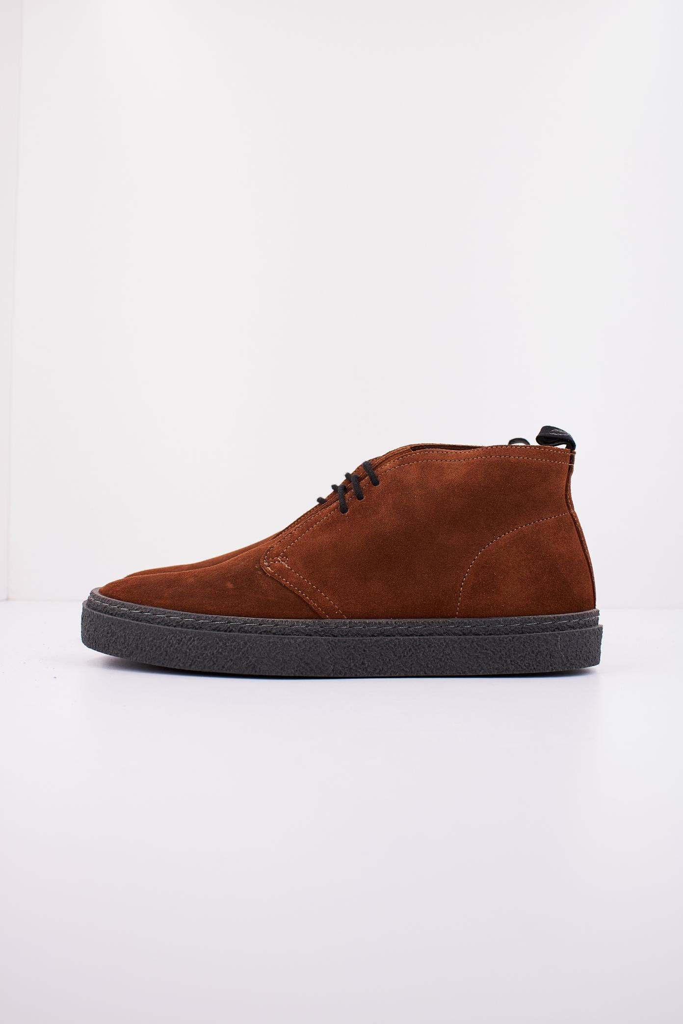 FRED PERRY HAWLEY SUEDE en color MARRON  (1)