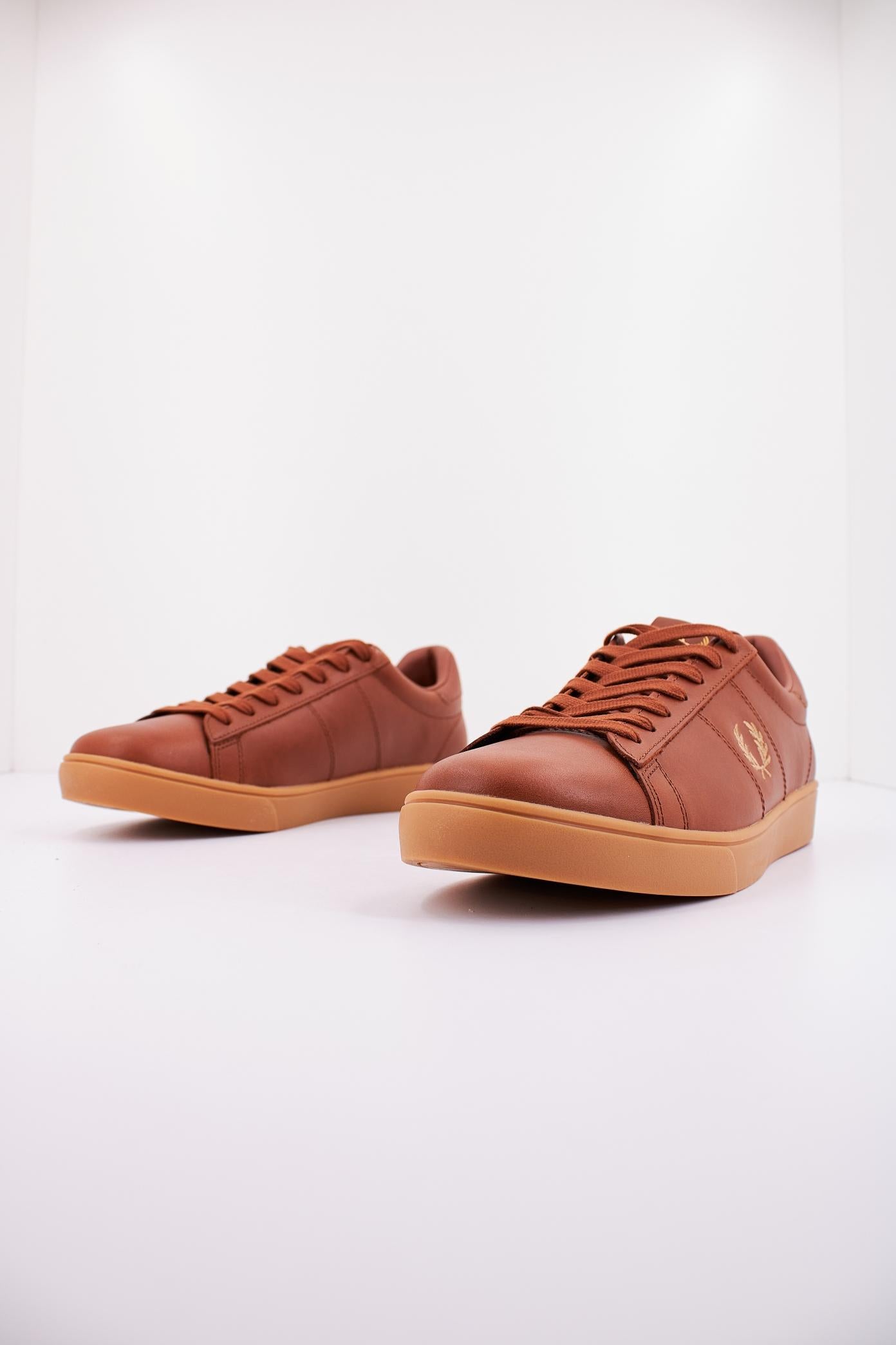 FRED PERRY SPENCER LEATHER en color MARRON  (2)