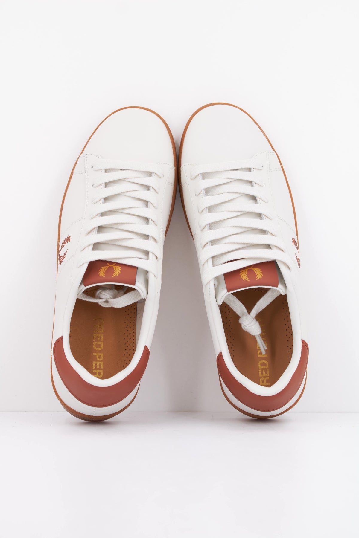 FRED PERRY SPENCER LEATHER en color BLANCO  (3)