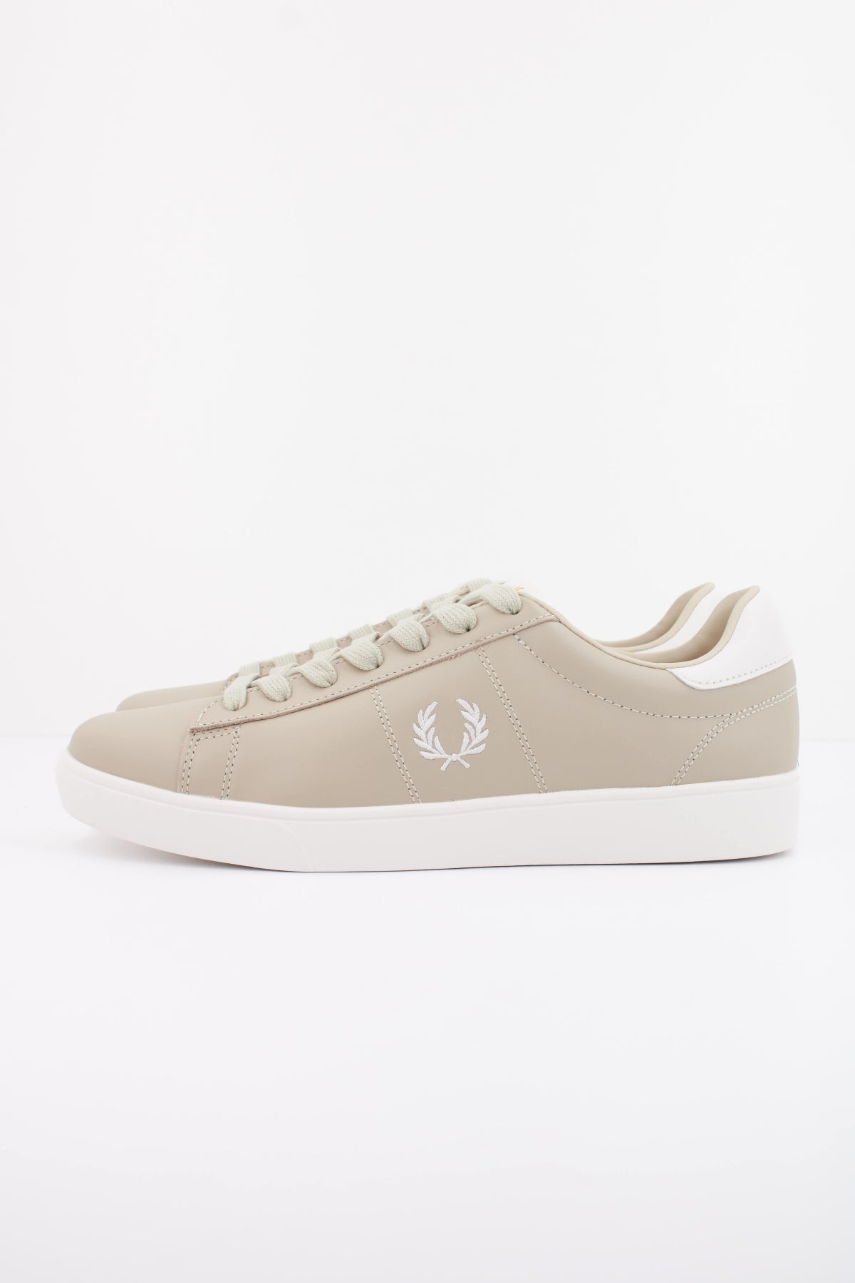 FRED PERRY SPENCER LEATHER en color VERDE  (1)