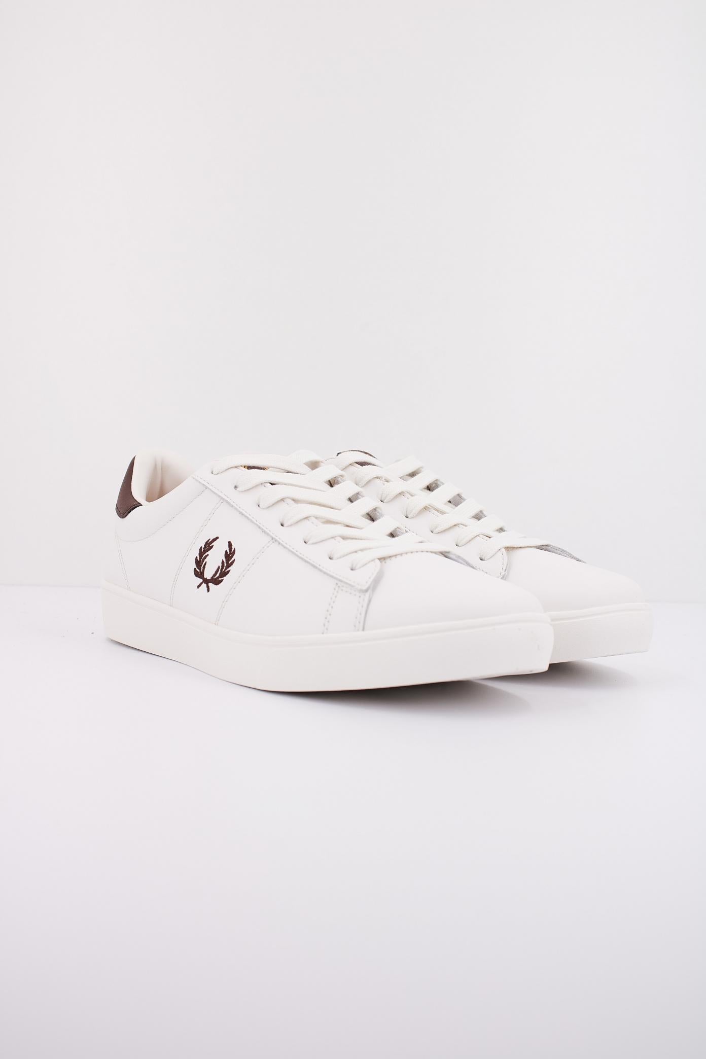 FRED PERRY SPENCER LEATHER en color BLANCO  (2)