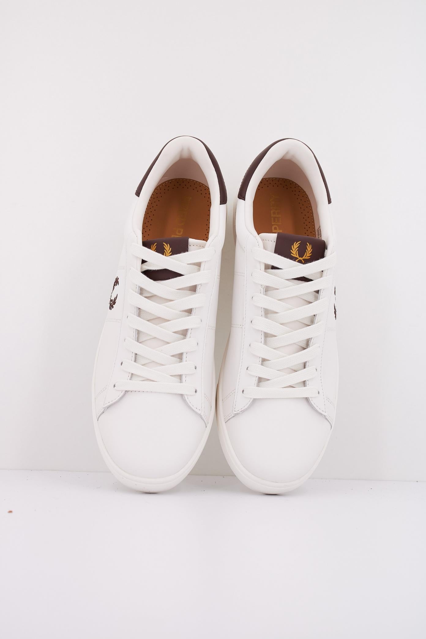 FRED PERRY SPENCER LEATHER en color BLANCO  (3)