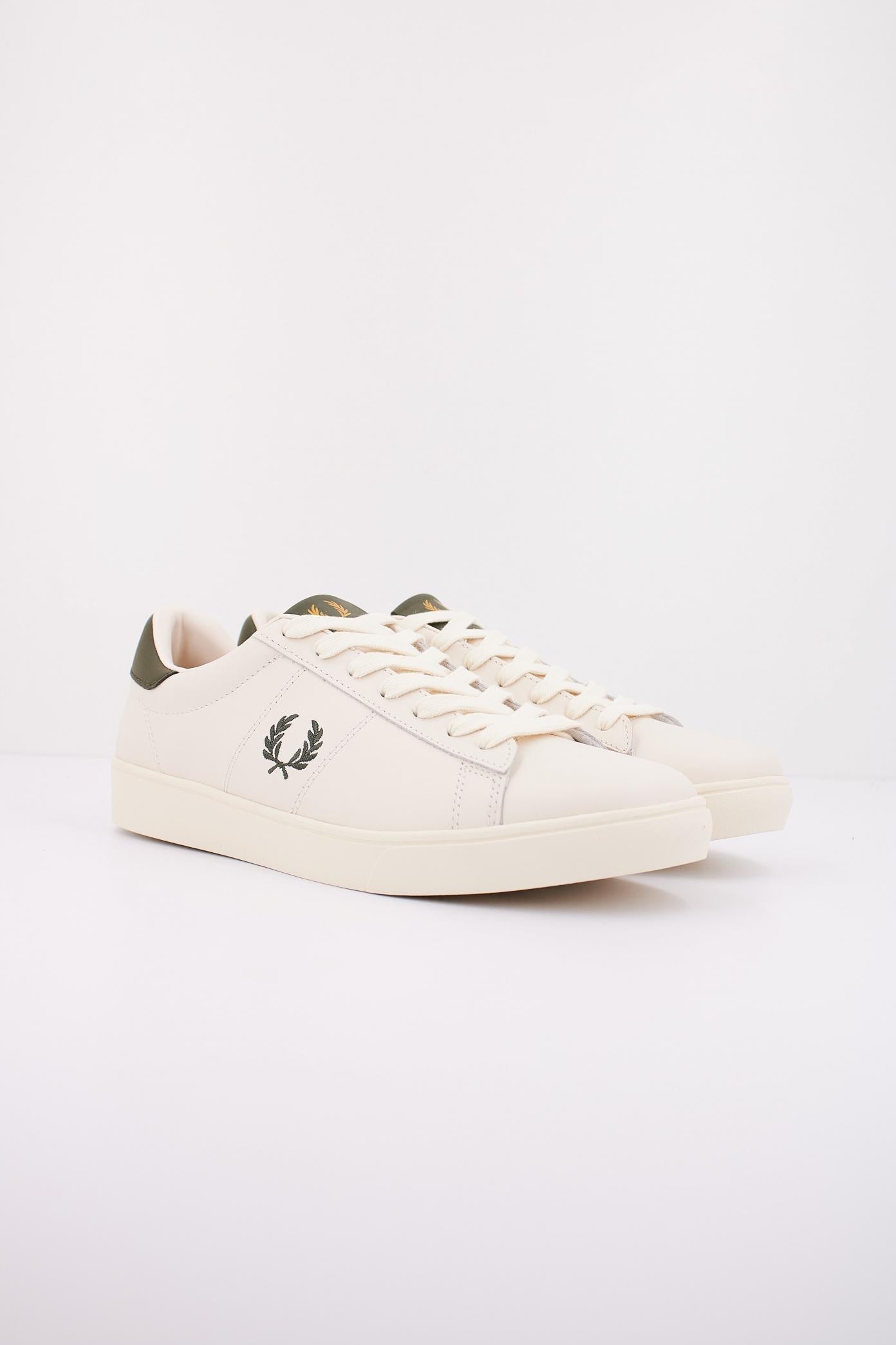 FRED PERRY SPENCER LEATHER en color BEIS  (2)