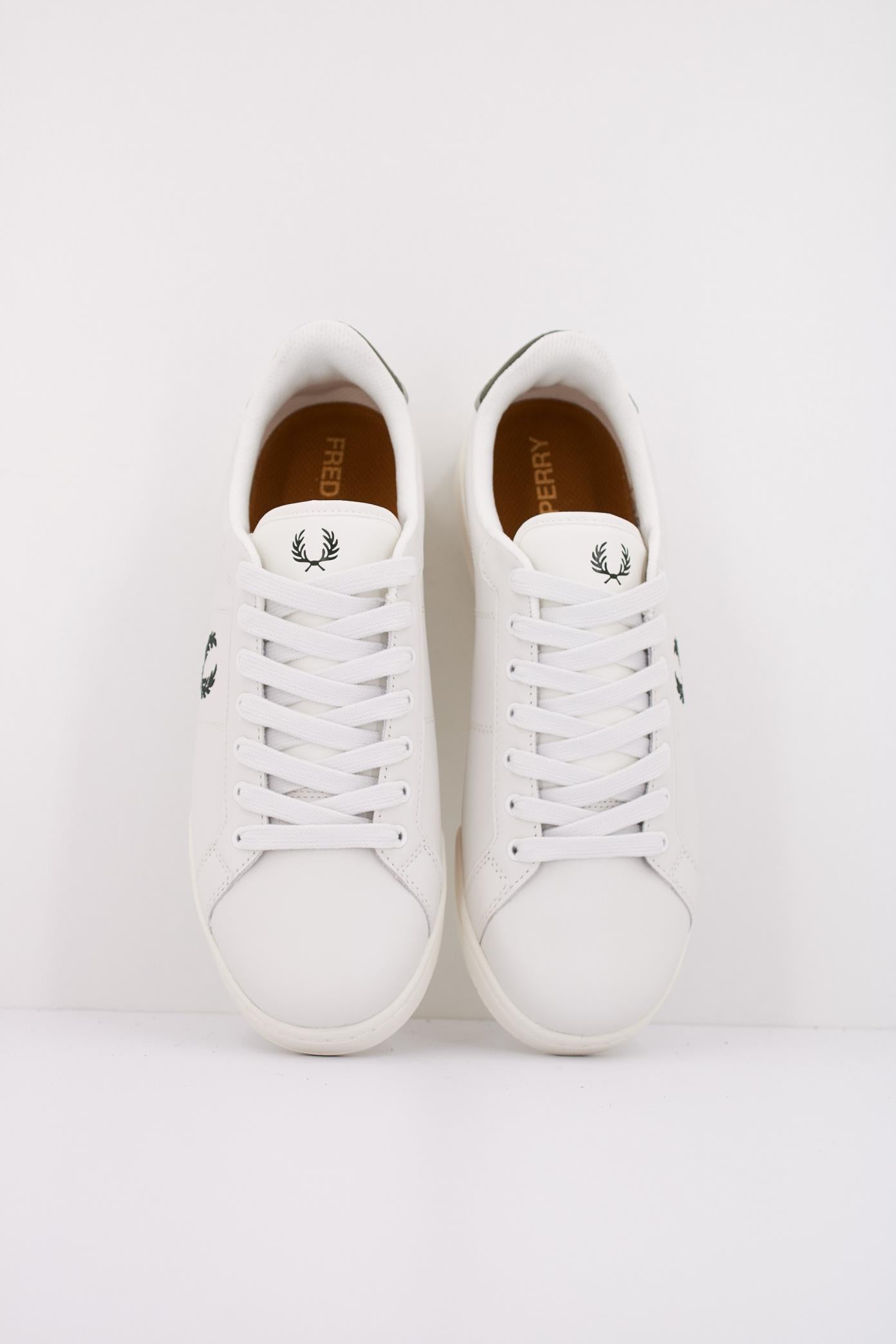 FRED PERRY B LEATHER en color BLANCO  (3)