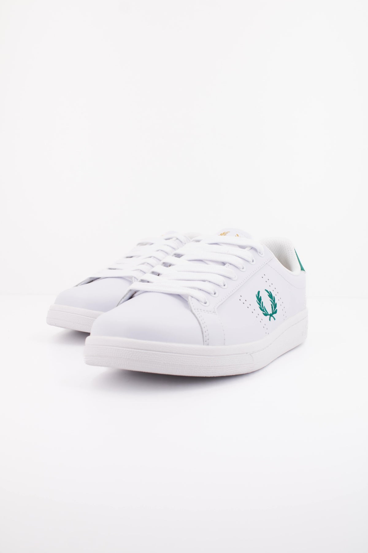 FRED PERRY  B LEATHER en color BLANCO  (2)