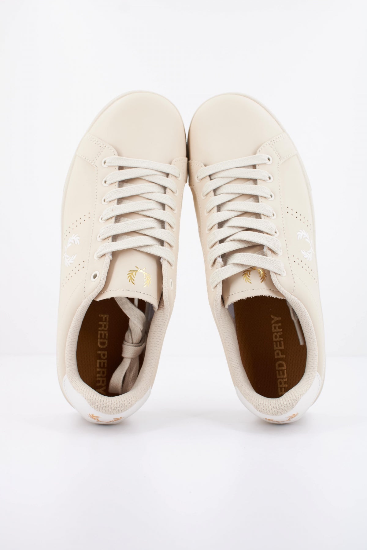 FRED PERRY  B LEATHER en color BEIS  (3)