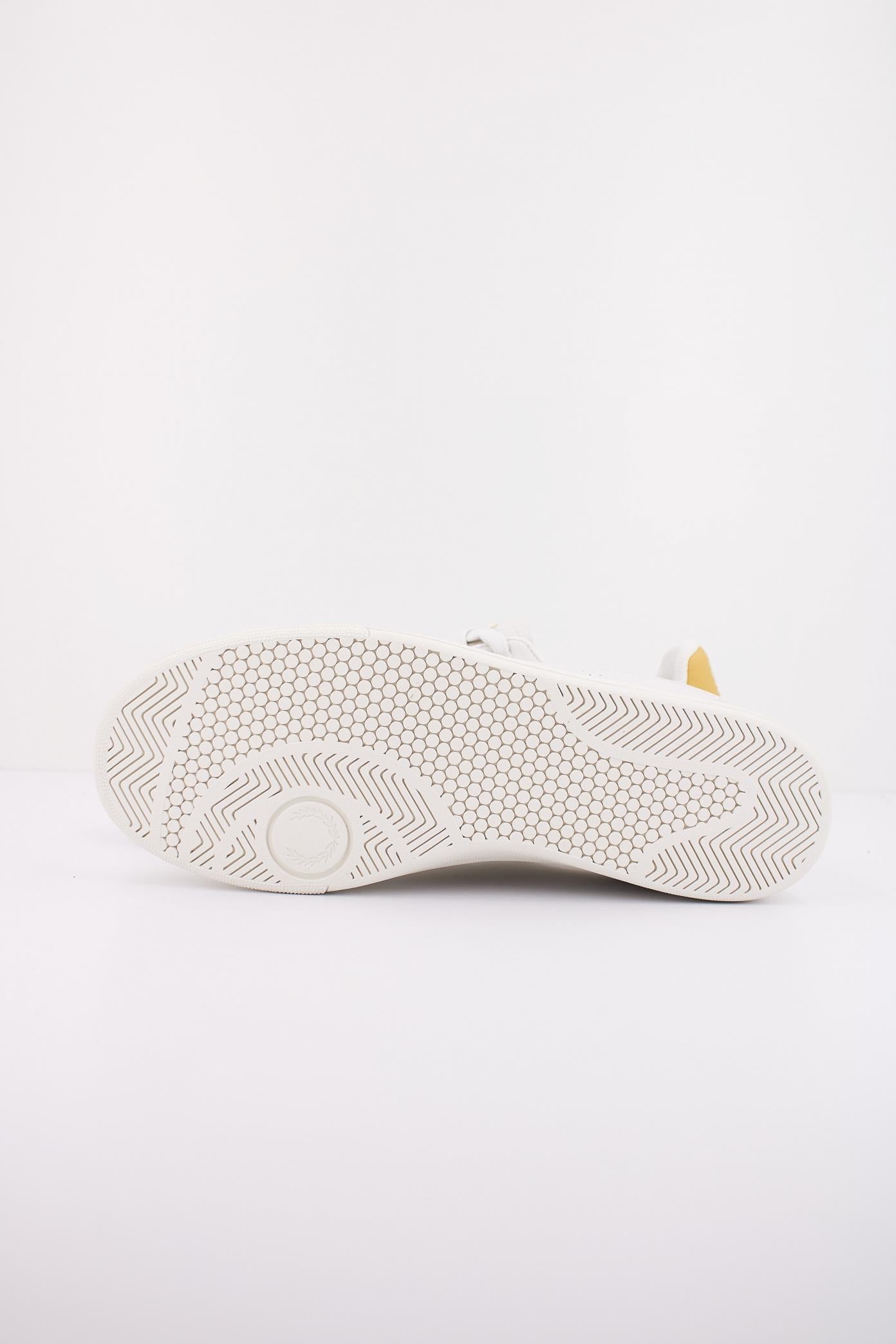 FRED PERRY  B LEATHER en color BLANCO  (5)