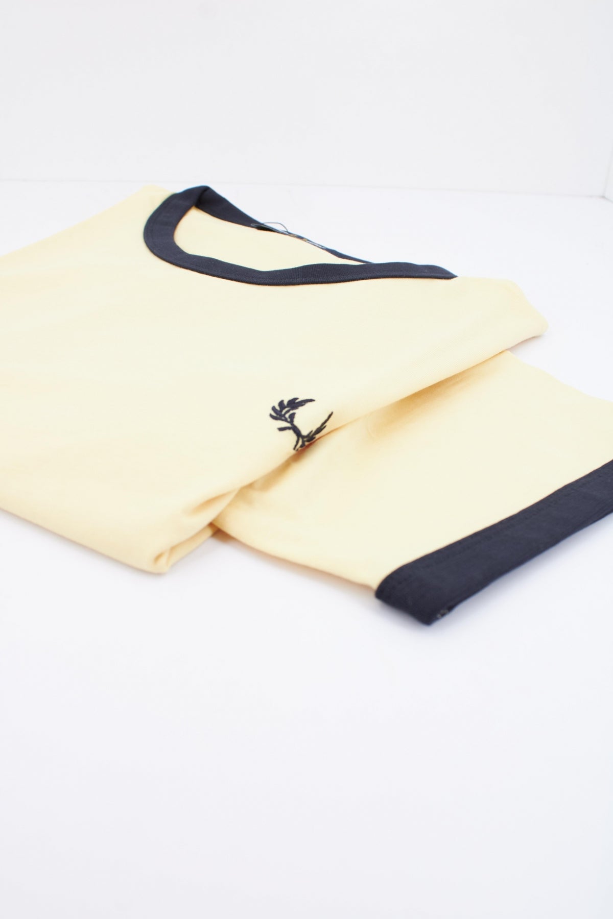 FRED PERRY MFP en color AMARILLO  (1)
