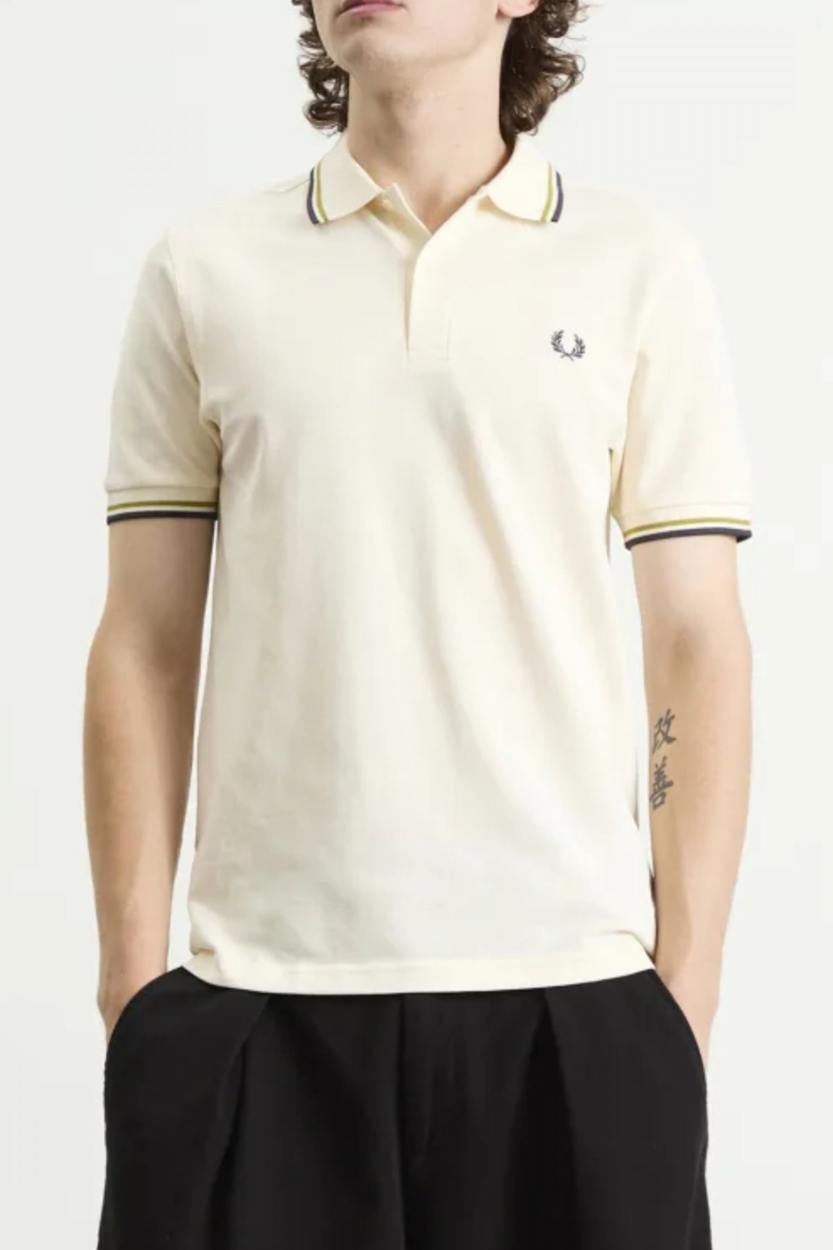 FRED PERRY TWIN TIPPED en color BLANCO  (1)