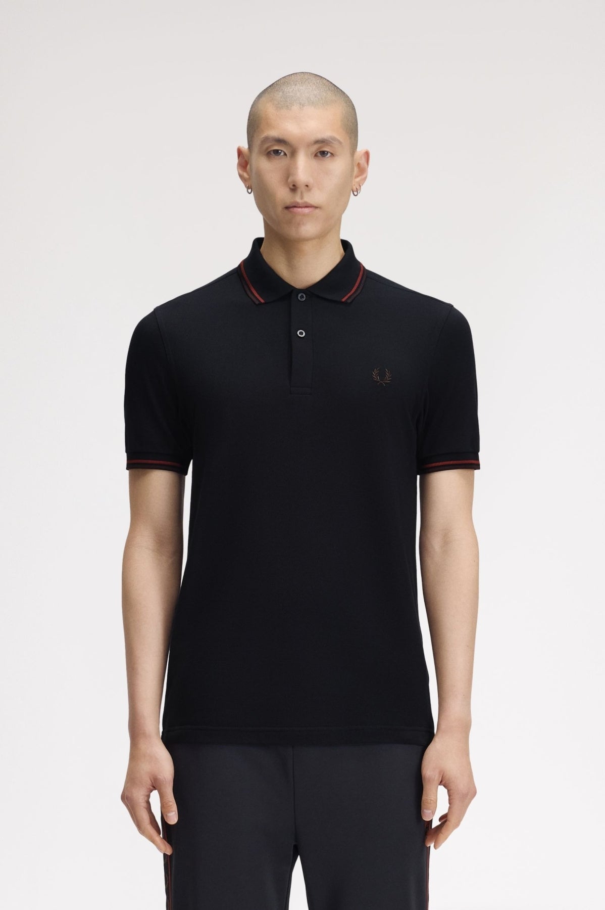 FRED PERRY MFP TWIN TIPPED SHIRT en color NEGRO  (1)