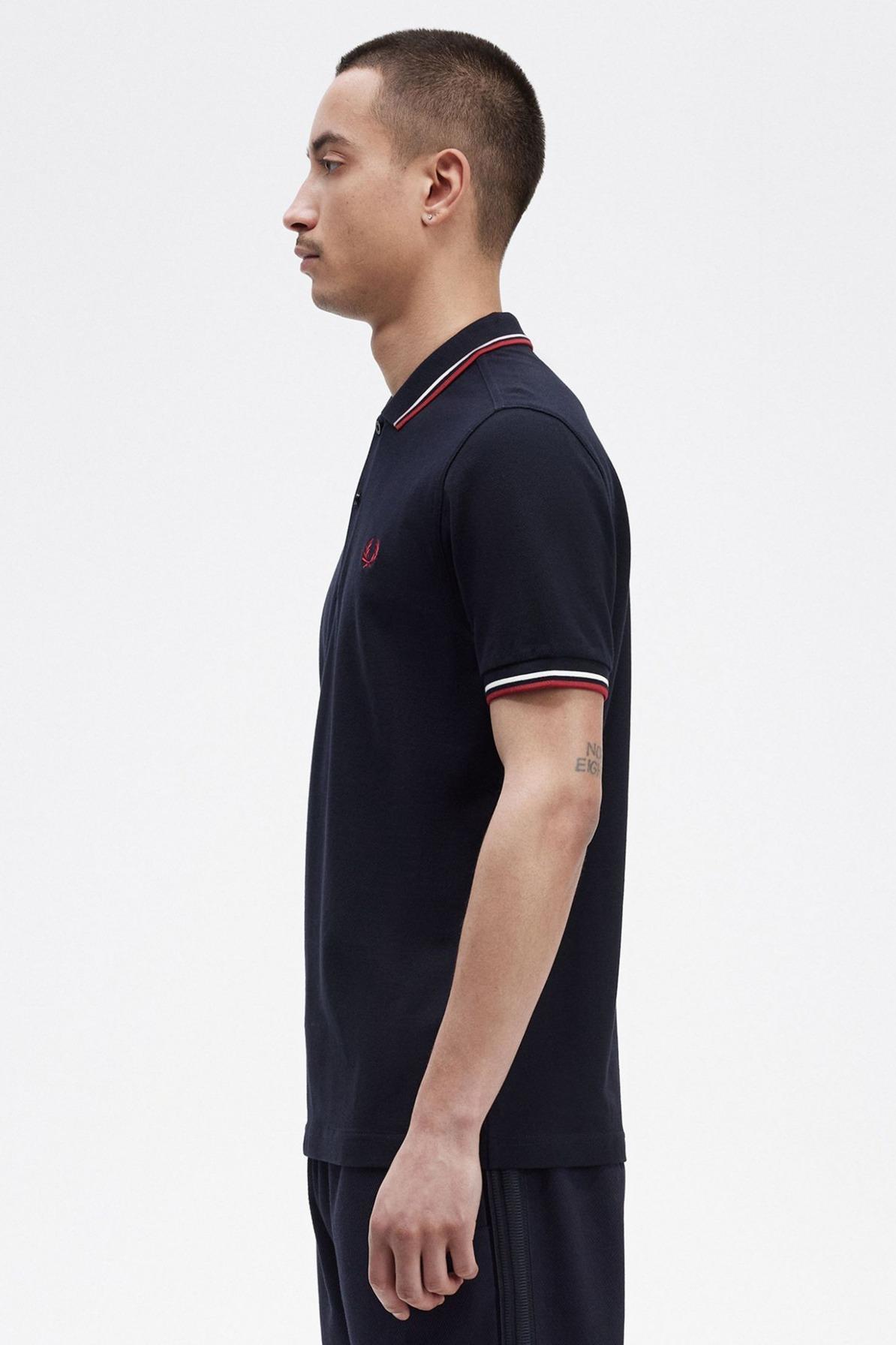FRED PERRY TWIN TIPPED en color AZUL  (2)