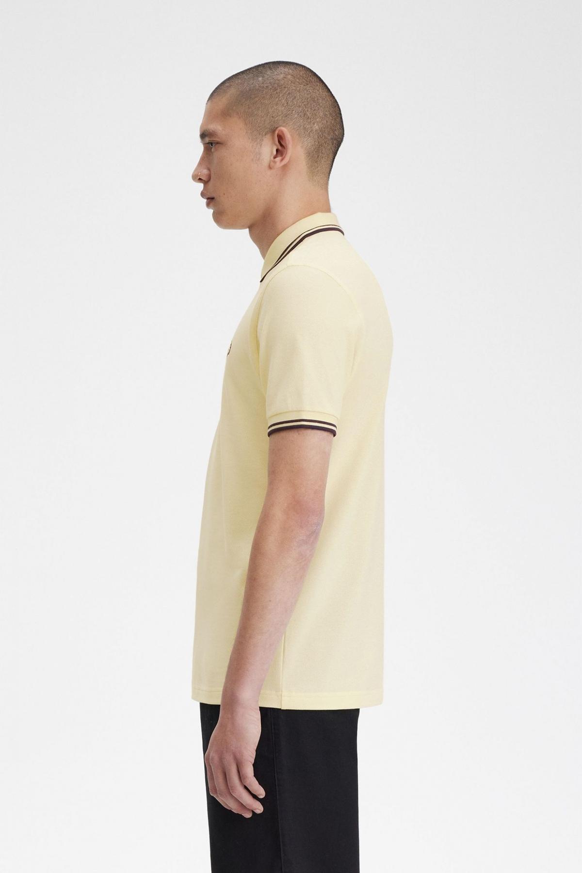 FRED PERRY TWIN TIPPED en color AMARILLO  (3)